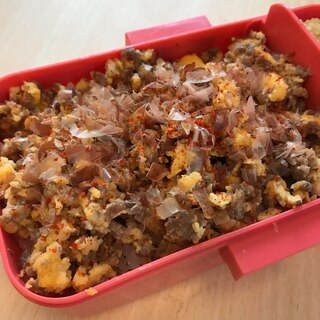 豚そぼろ卵丼